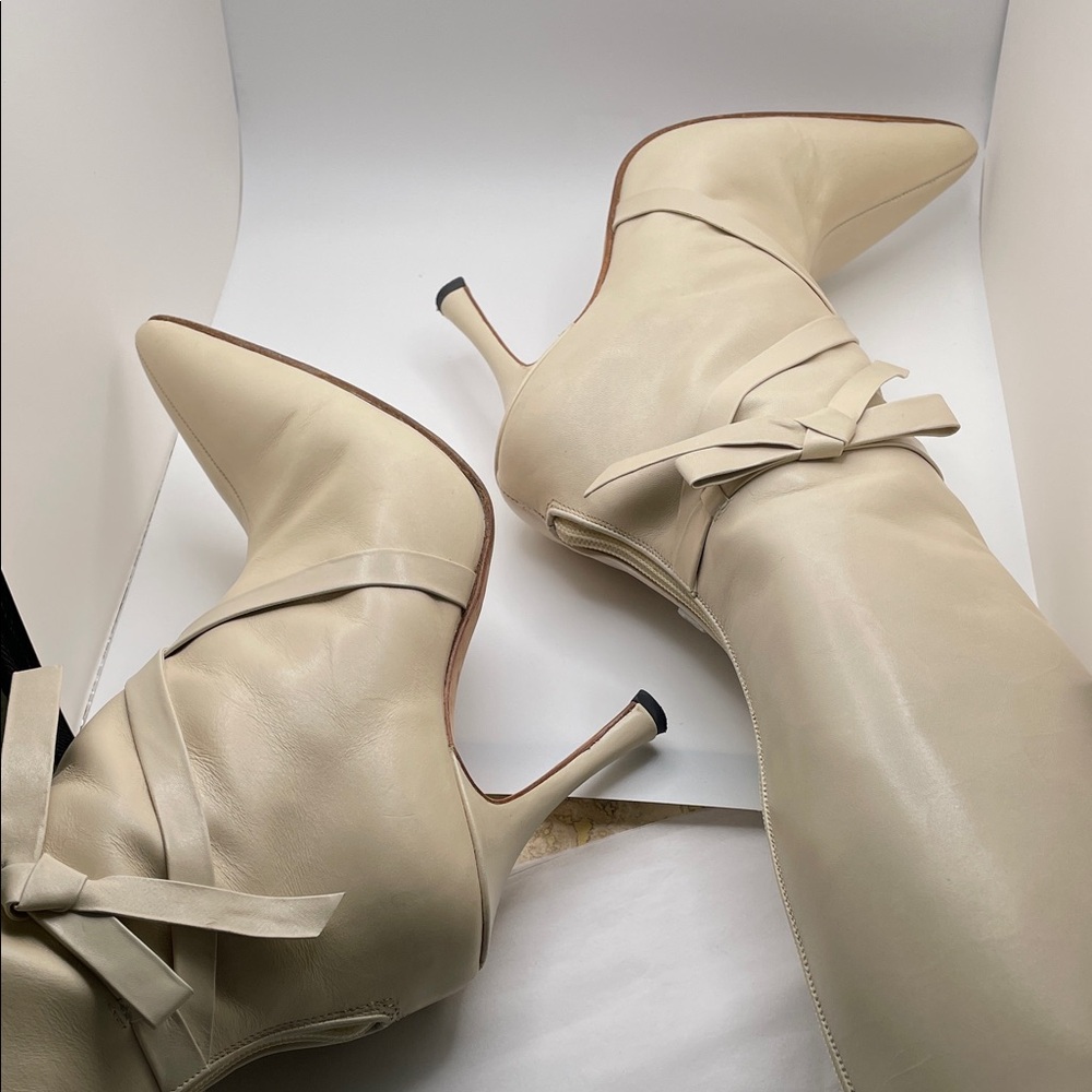 Manolo Blahnik Ivory Borneola  Boots Creme Calf Leather heeled bow straps - Picture 6 of 17
